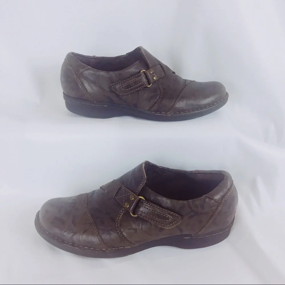 2/$14 Clarks Brown Leather Slip-ons 7 Medium